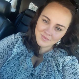 Meet your Posher, Casandra